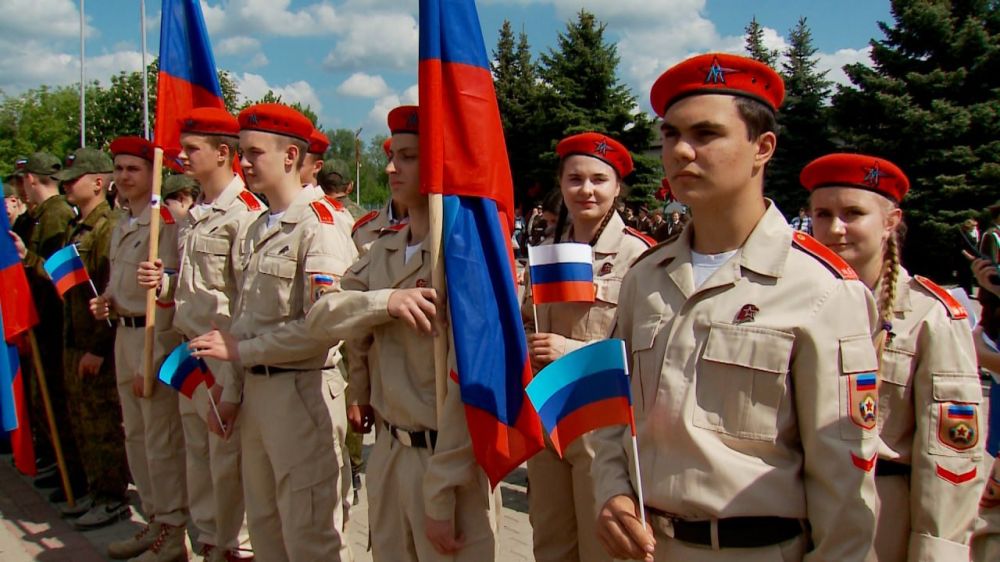 Сегодня Луганская Народная Республика отмечает свой 11-ый День рождения!