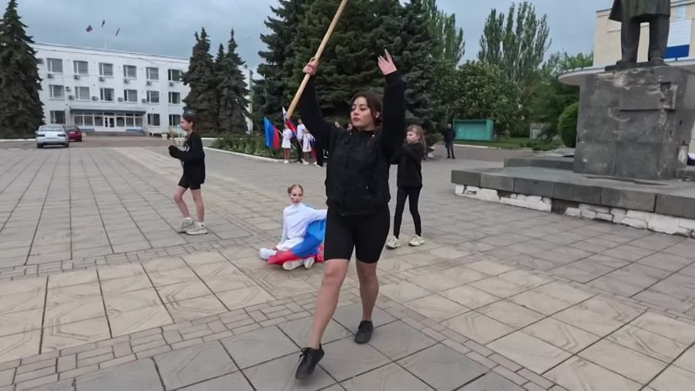 12 мая навсегда вошел в новейшую историю как день образования Луганской Народной Республики!