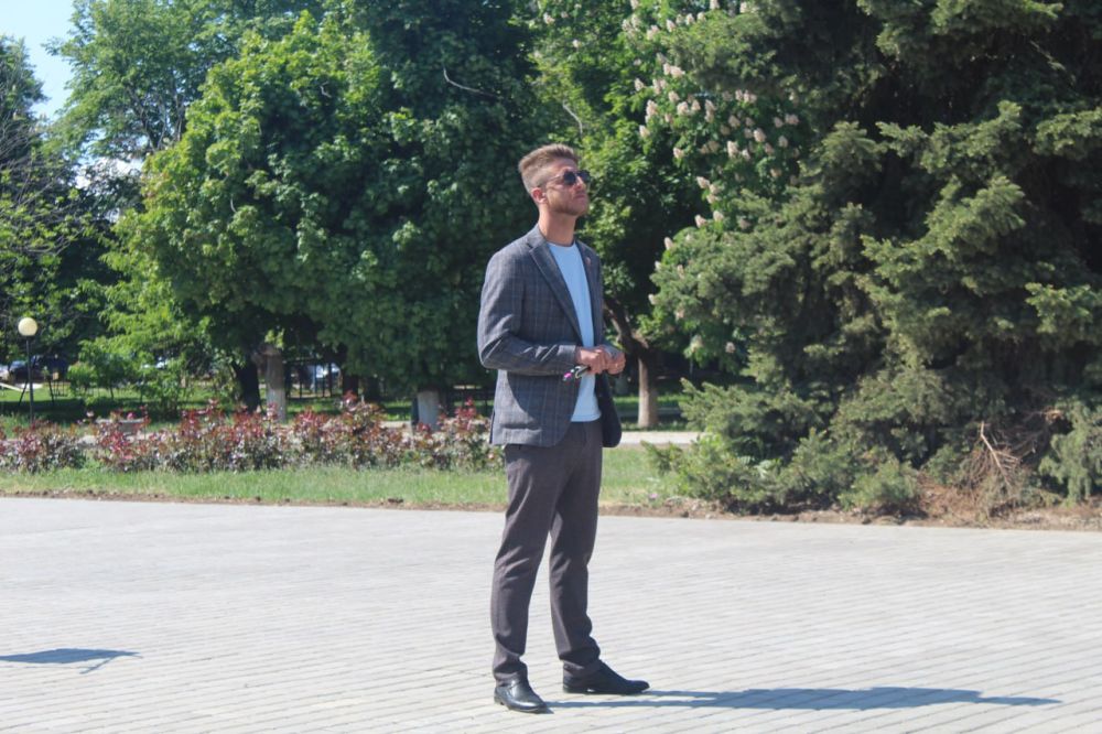 В Славяносербске провели митинг ко Дню образования Луганской Народной Республики