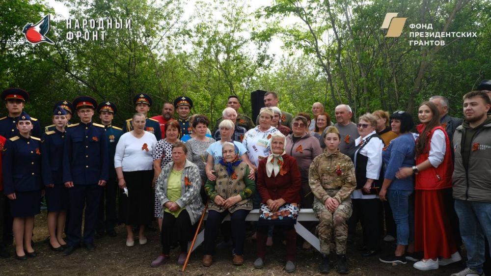 Молодёжка Народного фронта приняла участие в торжественном открытии мемориала в селе Обозное, где покоятся останки 22 неизвестных солдат Красной Армии