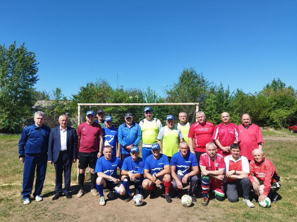 В поселке Краснодон прошел товарищеский матч в честь 80-летия Победы и Дня Луганской Народной Республики