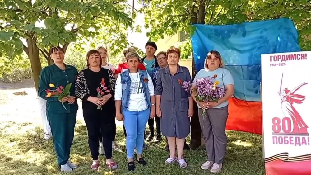 Дорогие друзья, от всей души поздравляем вас с Днем Луганской Народной Республики!