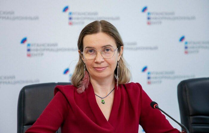 Книга луганской поэтессы Елены Заславской «Звезда БетельгейZе» вышла в серии финалистов Национальной литературной премии «Слово» в московском издательстве «Вече» при поддержке Президентского фонда культурных инициатив