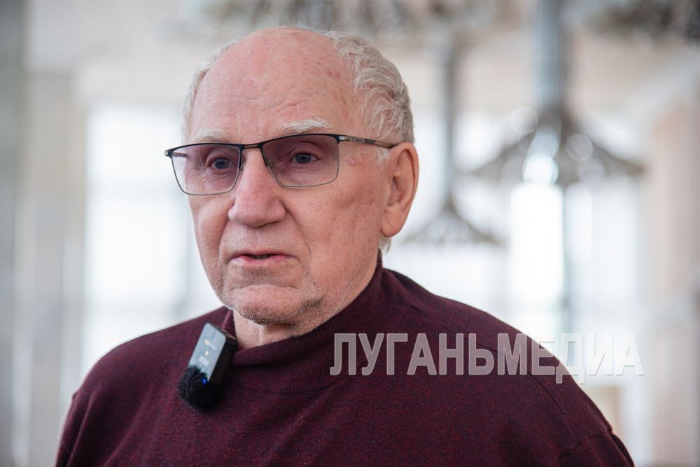 Народный артист Российской Федерации Валерий Баринов в беседе с журналистами отметил, что он счастлив быть в эти праздничные майские дни в Луганске