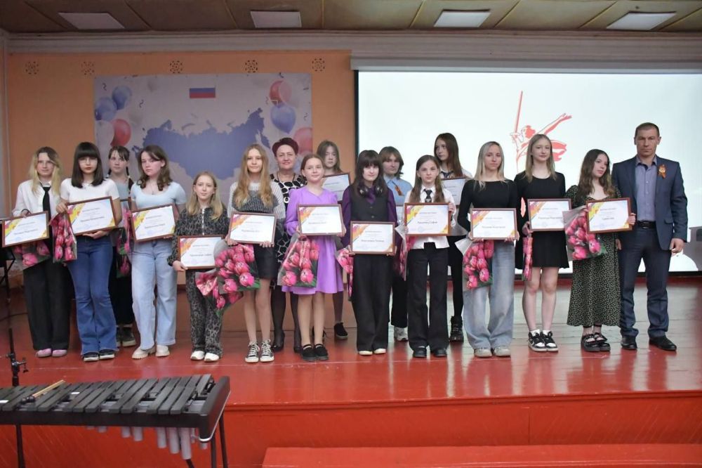 Сергей Колягин: В торжественной обстановке подвели итоги первого городского конкурса художественных работ «Рисую мир, рисую Победу!»