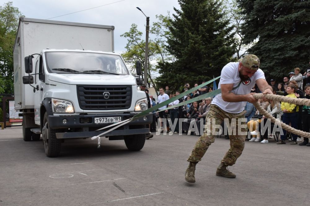 В Перевальске в День Республики прошли соревнования по силовому экстриму