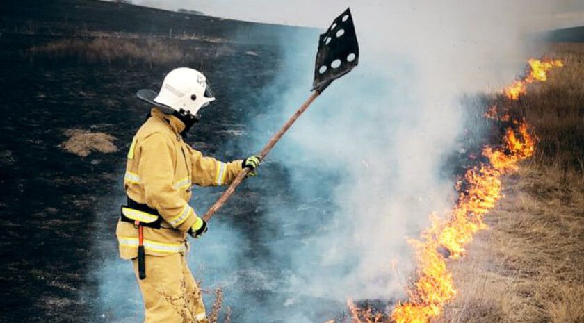 МЧС предупреждает о высокой пожароопасности в ЛНР с 13 по 14 мая