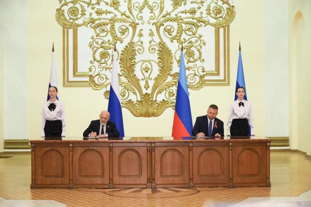 Элиссан Шандалович и председатель Народного совета ЛНР подписали соглашение