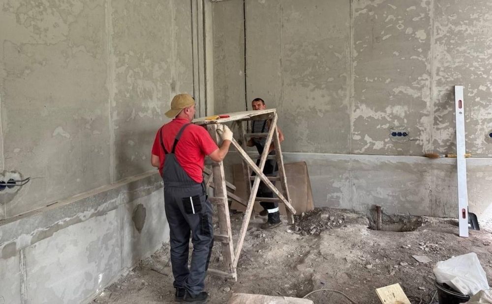 Калужские строители продолжают восстанавливать стоматологическую поликлинику в Первомайске