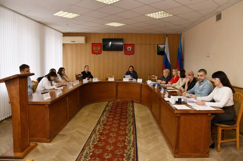Проведено заседание Комиссии по делам несовершеннолетних и защите их прав