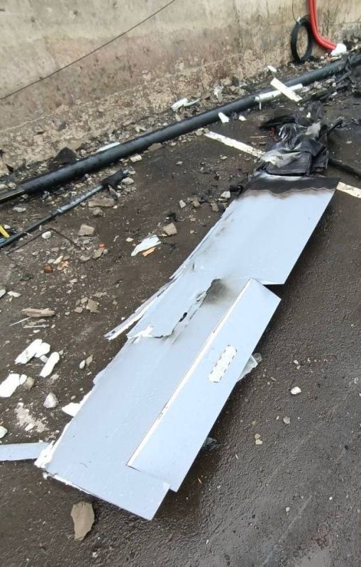Три ударных БПЛА ВСУ самолетного типа сегодня рано утром атаковали асфальто-бетонный завод в Луганске