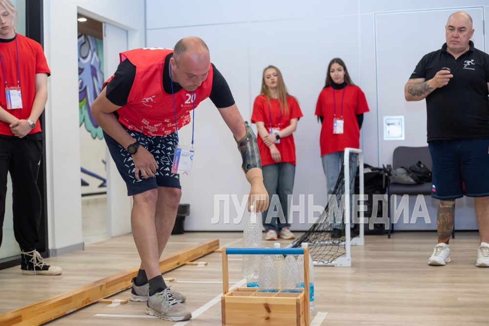В Луганске в Дом молодежи стартовало спортивно-физкультурное мероприятие «Преодоление» среди спортсменов с инвалидностью и особыми возможностями здоровья