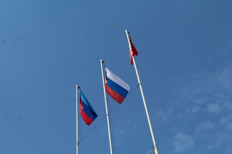 14-летние школьники со всех уголков республики получили паспорта гражданина России в одиннадцатую годовщину со дня образования ЛНР