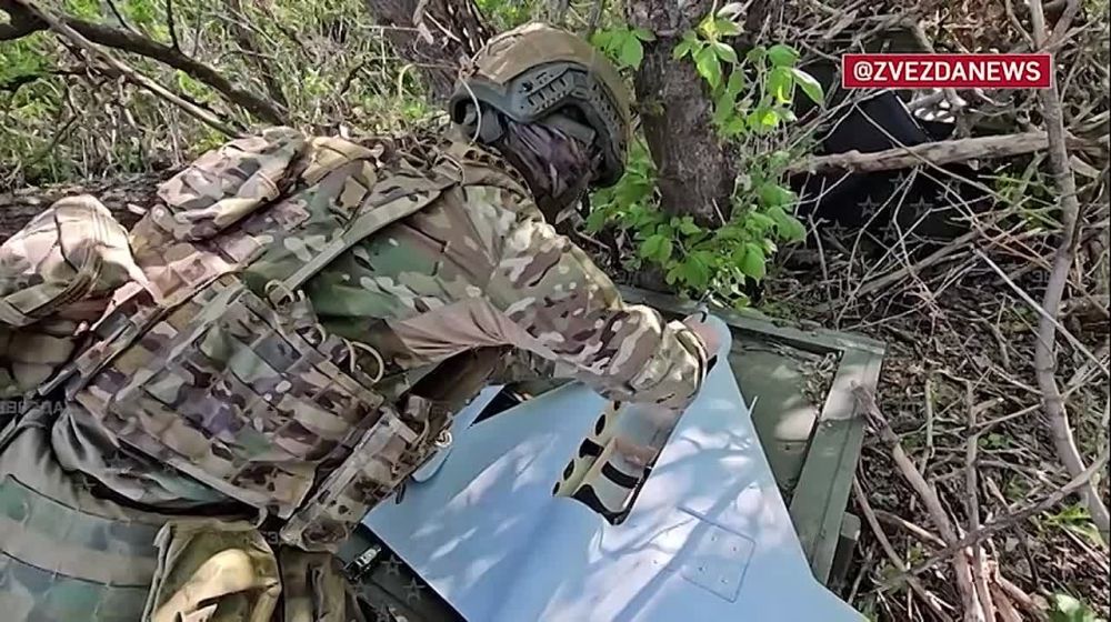 У наших ребят ушки на макушке — а все благодаря этой машине, которая вычисляет, где работает вражеская артиллерия в радиусе нескольких десятков километров