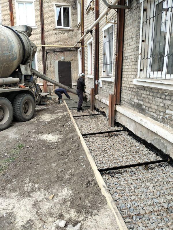 Калужские специалисты ремонтируют дома в Первомайске