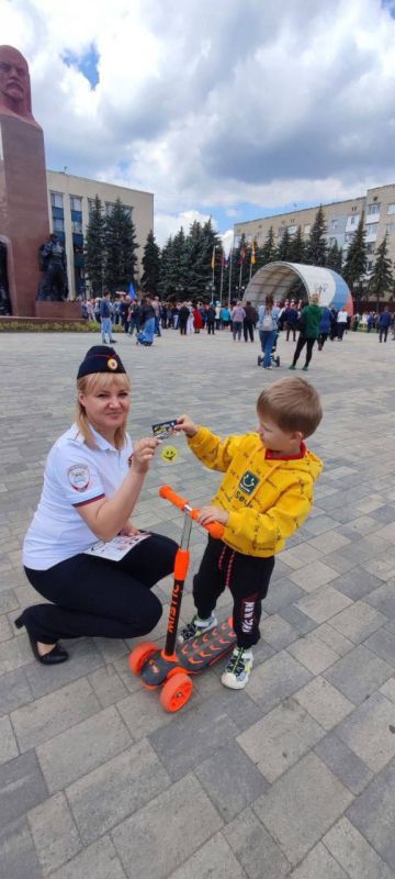 В праздничный день сотрудники Госавтоинспекции провели акцию, направленную на повышение безопасности дорожного движения