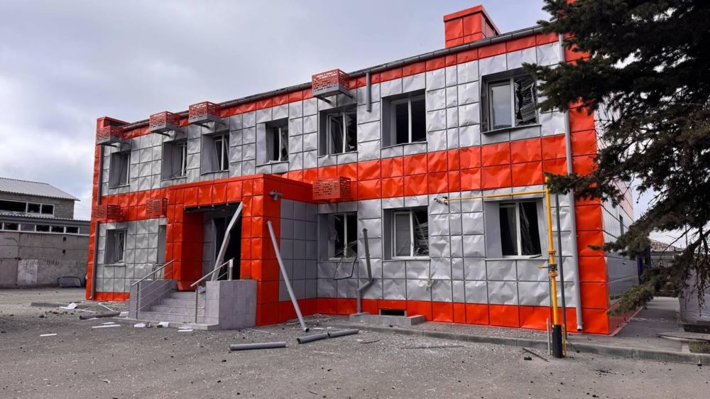 Беспилотники ВСУ атаковали асфальтобетонный завод в Луганске