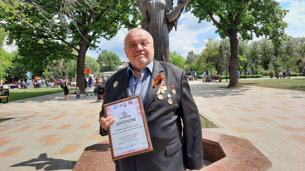 Память в песнях: в Луганске прошел республиканский фестиваль "Песни, опаленные войной"