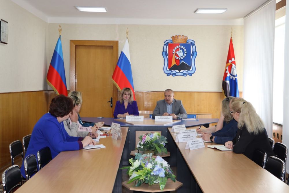 Министр природных ресурсов и экологии Луганской Народной Республики провел выездное совещание с руководителями Стахановской, Кировской и Первомайской администраций