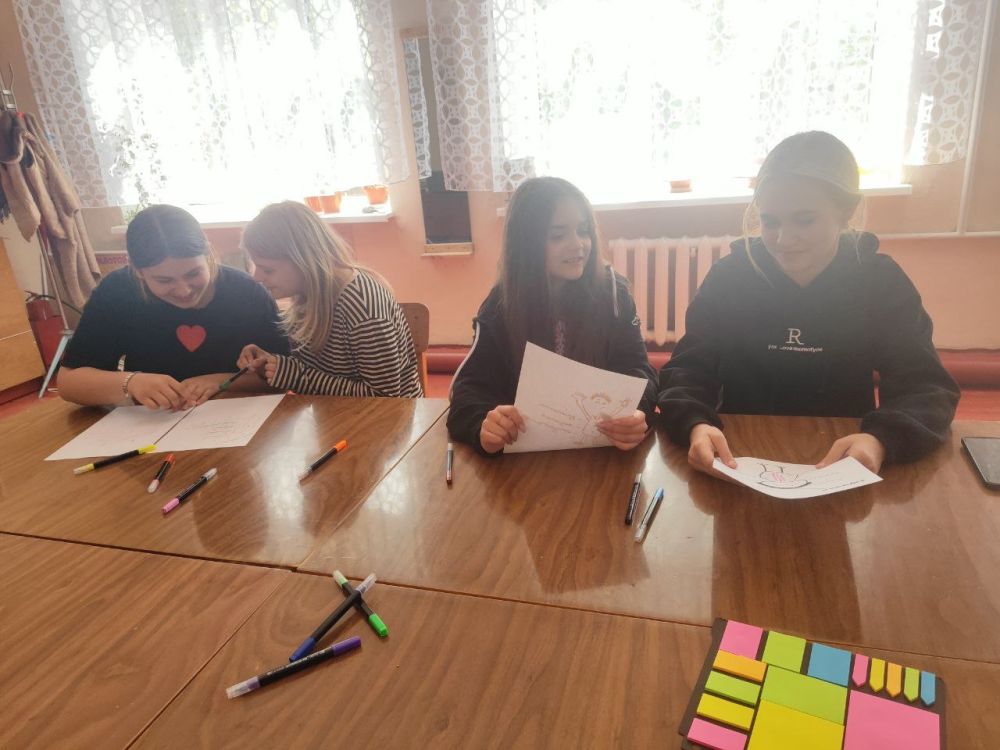 В ГБОУ ЛНР «Брянковская средняя школа № 19» педагог- организатор Виктория Хананова провела беседу с обучающимися 7-8 классах на тему «Скажи мне правду и я скажу тебе кто ты»