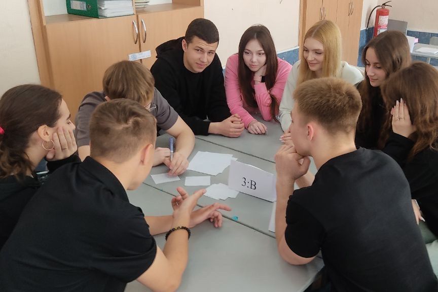 "Знатоки избирательного права": правовые игры в Алчевске