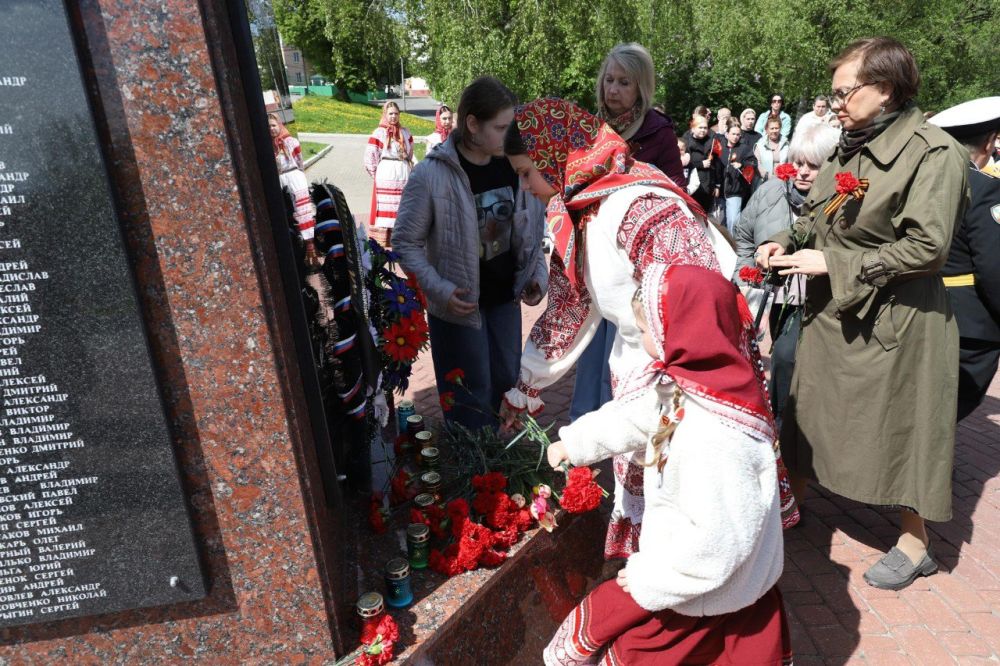 В Брянске завершился XV Всероссийский фестиваль детско-юношеских и молодёжных коллективов и исполнителей народной музыки им. Виталия Гаврилова. Он проводился в рамках проекта «Как на Красной горке» под эгидой президентского...