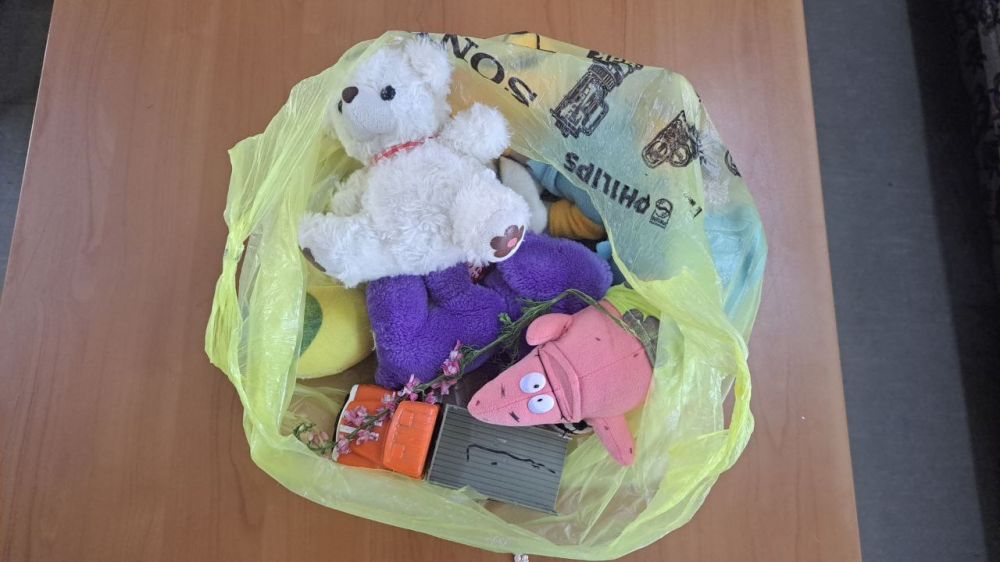 В автобусе найдены вещи, владельцев просим связаться с нами по телефону: +79591703977