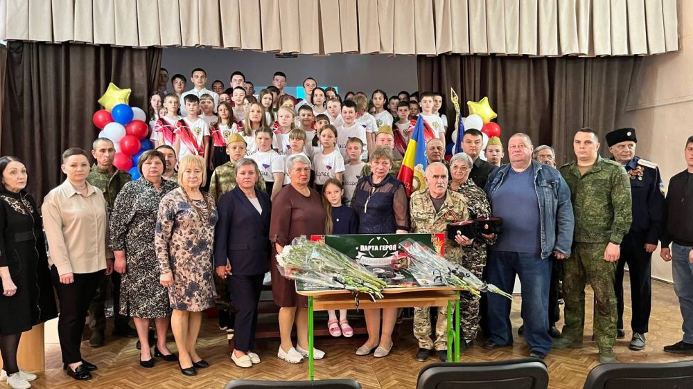 Альберт Зинченко: Торжественное открытие "Парты Героя" в школе пгт Петровка