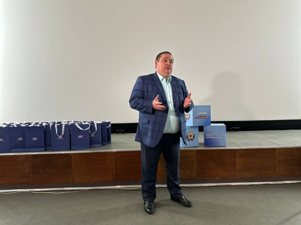 Андрей Рубанцов: В нашем городском округе прошло мероприятие, на котором молодёжь города и советники директоров по воспитанию встретились с менеджером проектного офиса АНО «Россия — страна возможностей» Даниилом Калитвенцевым