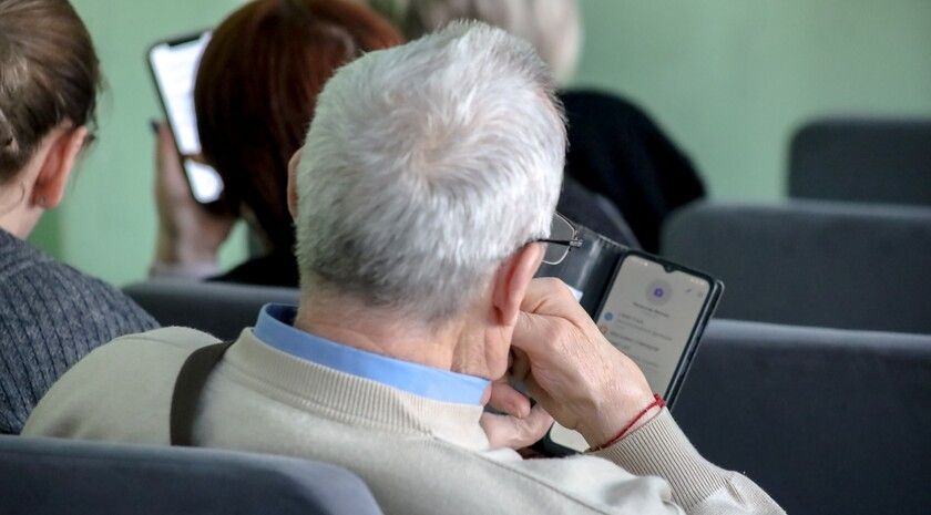 Мошенники выманили более четырех млн руб. у пенсионера из Ровеньков