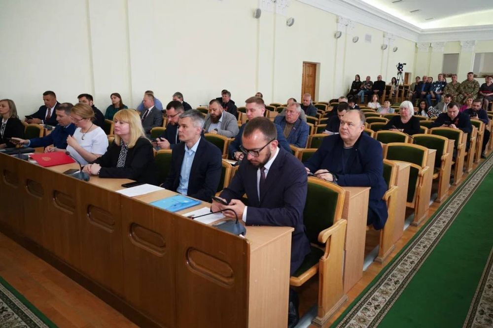 Максим Величко: Сегодня на заседании Народного Совета ЛНР рассмотрели ряд важных законодательных инициатив