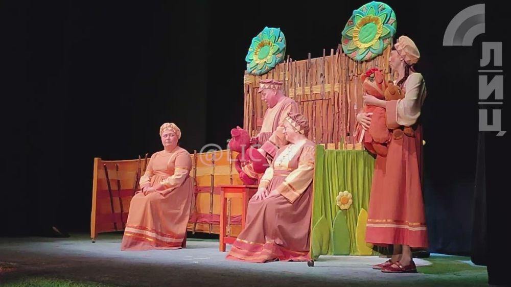 Артисты Мурманского областного театра кукол покажут три спектакля в ЛНР