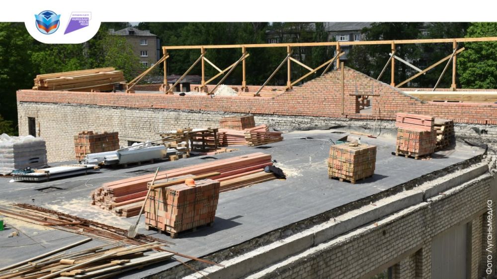 В Антрацитовской средней школе №3 делают капитальный ремонт