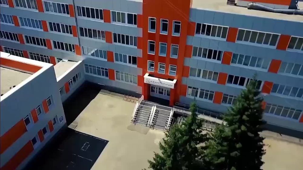 Омская областная станция юных техников принимала делегацию педагогов из Стаханов