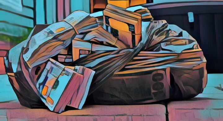 Лжесотрудники полиции, Росфинмониторинга и их подельница выманили у 83-летнего ровенчанина более 4 миллионов рублей