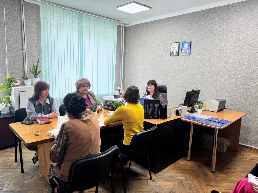 15 мая 2025 года в Администрации города Красный Луч Луганской Народной Республики состоялось заседание межведомственной комиссии по профилактике правонарушений