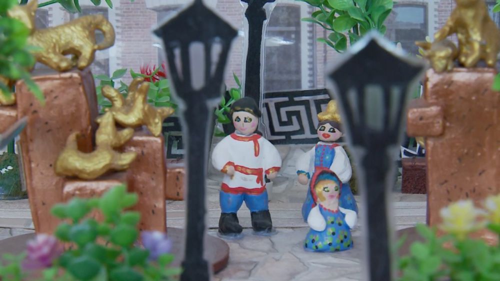 Мия Лигай, воспитанница Краснодонской специальной (коррекционной) школы-детского сада, теперь знает историю сибирских кошек, которые в годы Великой Отечественной войны помогли спасти ценности Эрмитажа