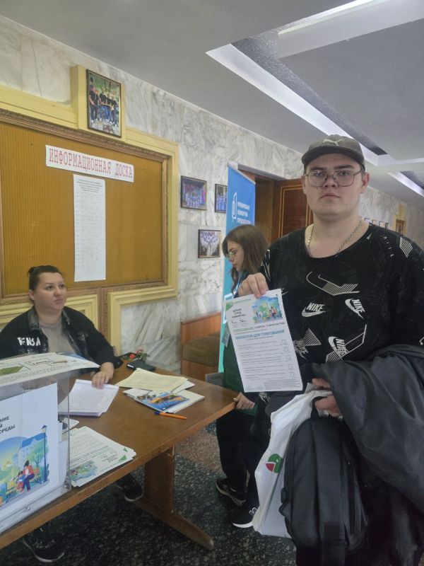 Андрей Рубанцов: Ясеновские гимназисты помогают жителям города Ровеньки выбрать территорию для благоустройства