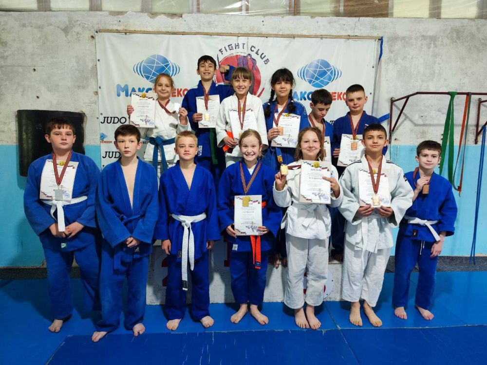 Юные дзюдоисты из Стаханова завоевали медали на турнире в Ровеньках
