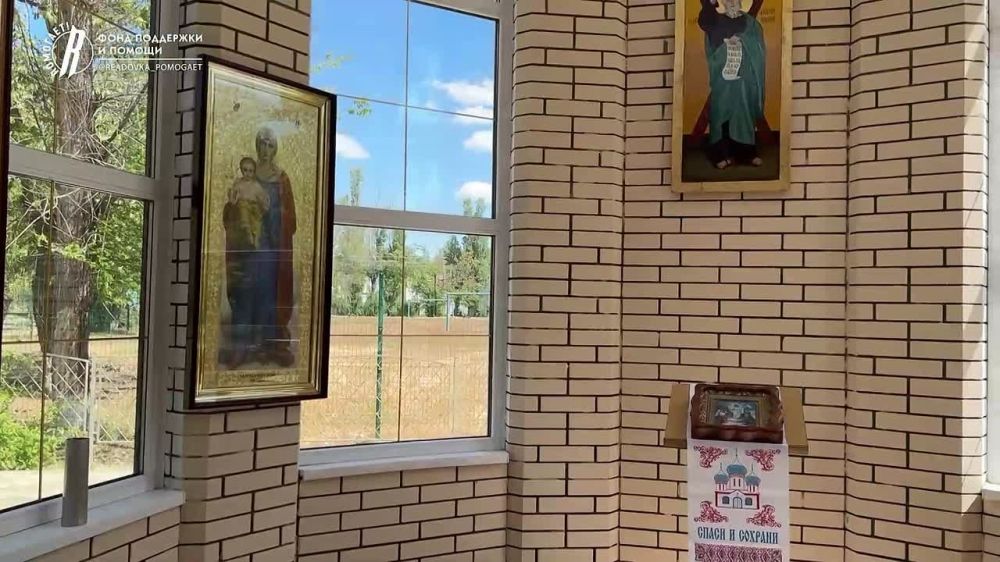 Волонтеры фонда «Ридовка Помогает!» и МГЕР помогли в уборке у мемориала славы в Северодонецке