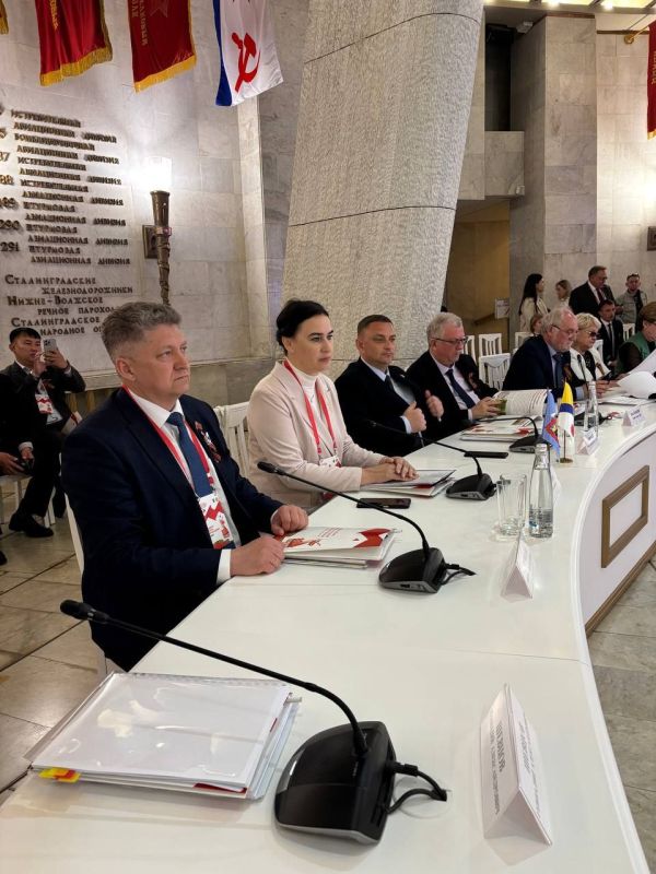 Яна Пащенко и Сергей Цемкало принимают участие в собрании членов Ассоциации городов Поволжья