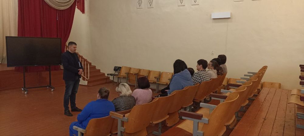 Олег Коваль: 14 мая провел встречу с педагогическими работниками Кировского городского округа