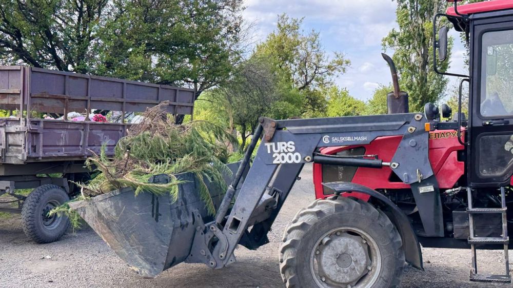 Андрей Рубанцов: МУП «ЖЭК» города Ровеньки продолжает работы по благоустройству территорий кладбищ, расположенных на пгт Дзержинский