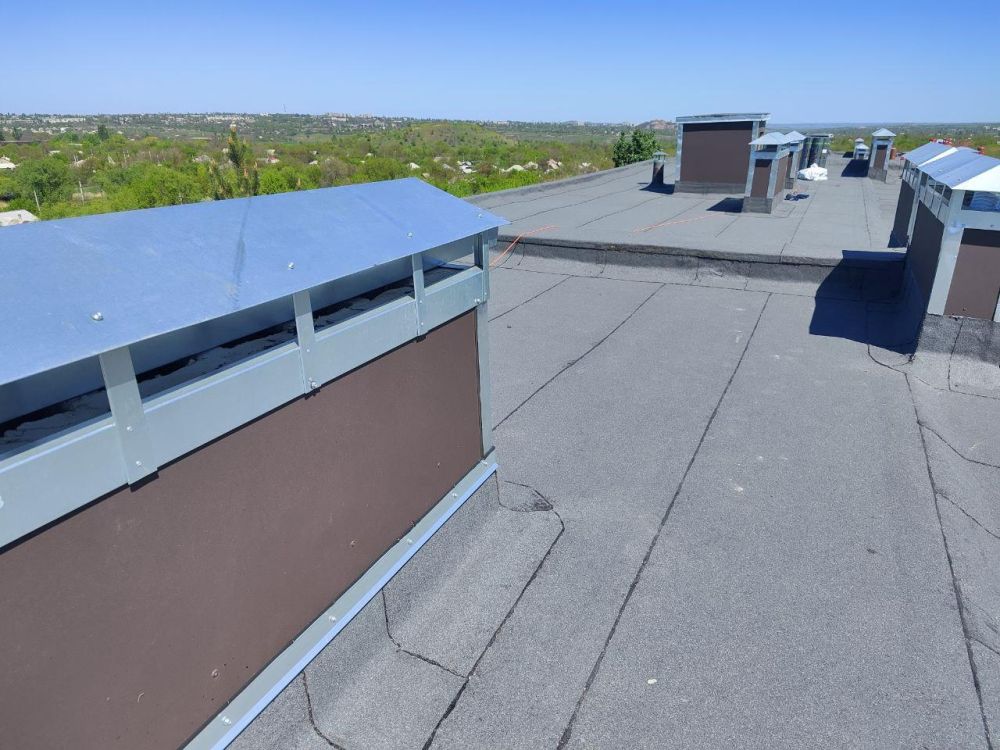 Как сообщил уполномоченный представитель Брянской области в Брянке Евгений Петраков, на территории подшефной Брянки продолжаются ремонтные работы на объектах жилого фонда в рамках реализации Специального инфраструктурного...