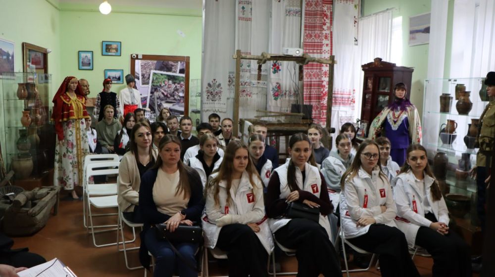 Андрей Рубанцов: В музее истории города Ровеньки был проведен круглый стол «От Сталинграда до Берлина», посвященный 80-й годовщине Победы в Великой Отечественной войне