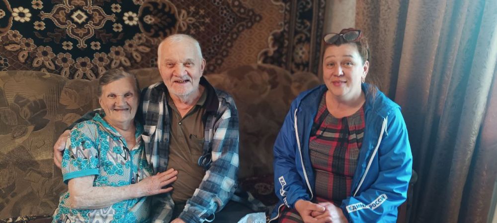 «Единая Россия» поздравила семью Луганских с Международным днем семей