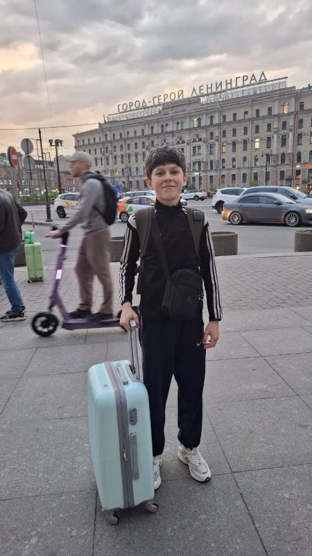 Егор Сергиенко из Артемовска, приехал в Санкт-Петербург, где представит Перевальский округ на конкурсе-фестивале "По волнам искусств"