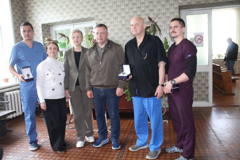 В рамках рабочей поездки Губернатор Иркутской области Игорь Кобзев посетил подшефный Кировск ЛНР