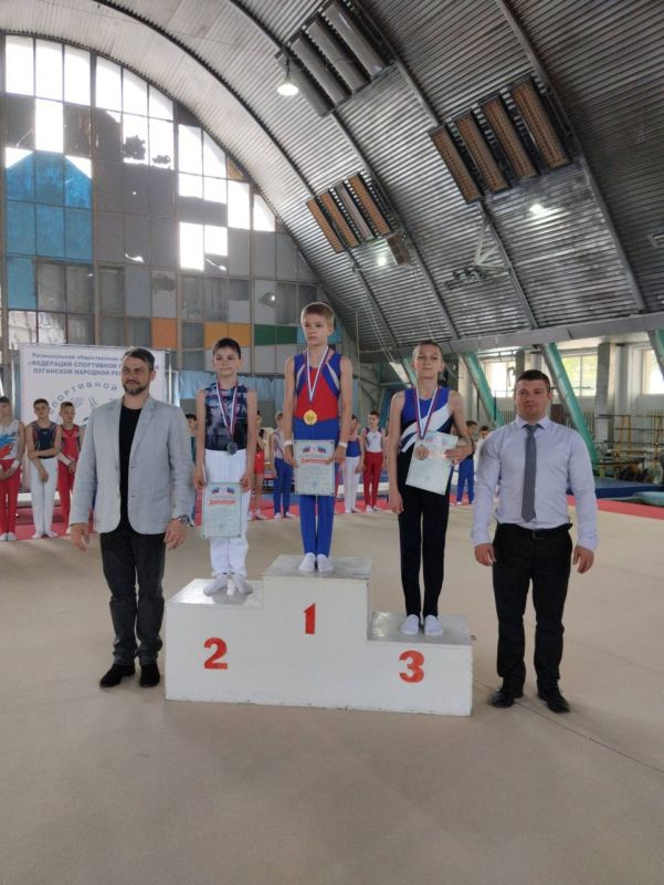 Андрей Рубанцов: Ровеньковские спортсмены приняли участие в Чемпионате и Первенстве ЛНР по спортивной гимнастике