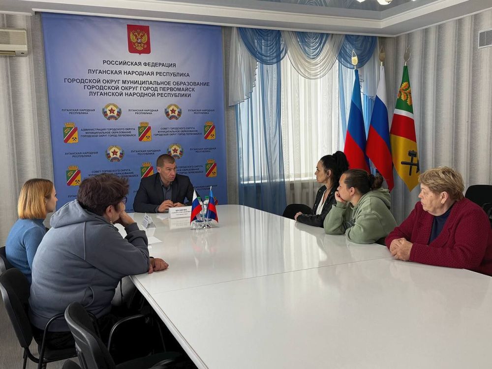 Сергей Колягин: Совместно с социальным координатором филиала государственного фонда поддержки участников специальной военной операции «Защитники Отечества» Юлией Скляровой провели очередную встречу с членами семей погибших...